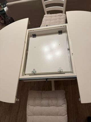 Tavolo rotondo allungabile bianco e sedie