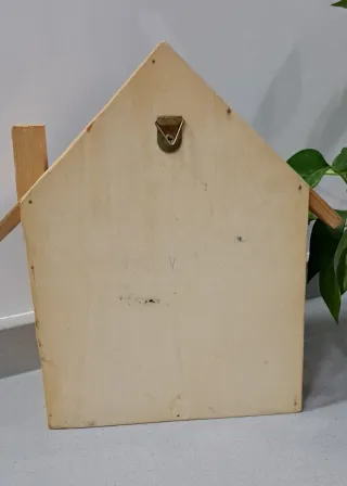 Casita de madera, muñecas ECHANTIMALS y miniaturas