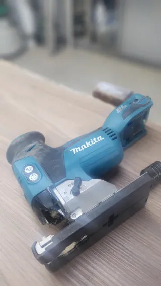 Caladora Makita a Batería