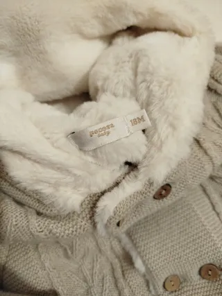 Abrigo bebé niña con capucha