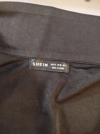 Top Shein Negro Talla M con cuello