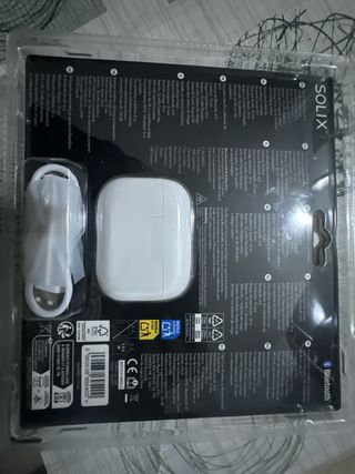 Auriculares Inalámbricos SOLIX Negros y Blancos