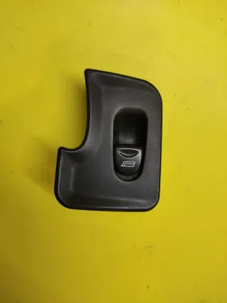 BOTONERA ELEVALUNAS DERECHA ALFA 147