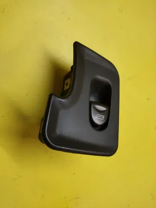 BOTONERA ELEVALUNAS DERECHA ALFA 147