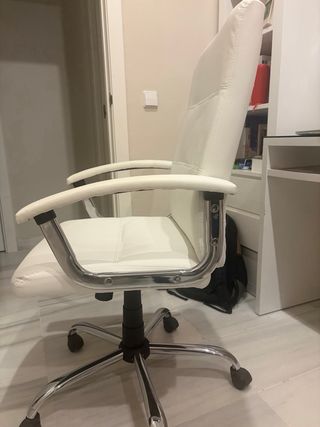 Silla de escritorio blanca