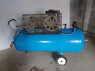 COMPRESOR 270 litros + Lote COMPLETO Herramientas