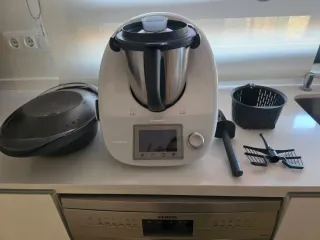 Thermomix TM5 con accesorios, poco uso
