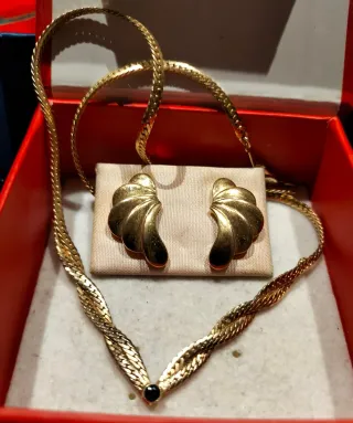 Lote Vintage Collar y Pendientes chapado en oro