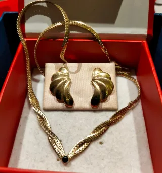 Lote Vintage Collar y Pendientes chapado en oro