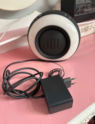 Radio Despertador JBL Negro y Plateado