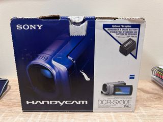 Videocámara Sony Handycam DCR-SX30E Roja