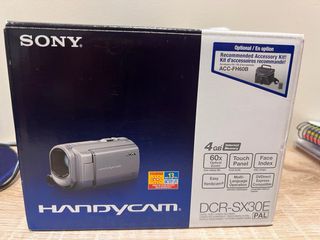 Videocámara Sony Handycam DCR-SX30E Roja