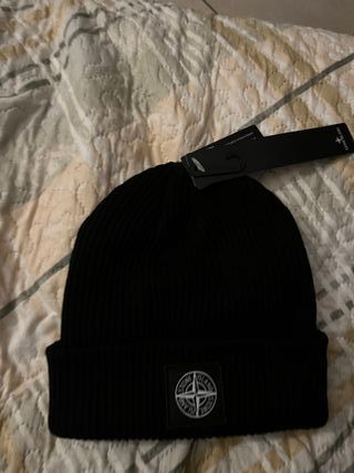 Cappello Stone Island nero nuovo