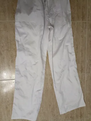 Mono de trabajo blanco