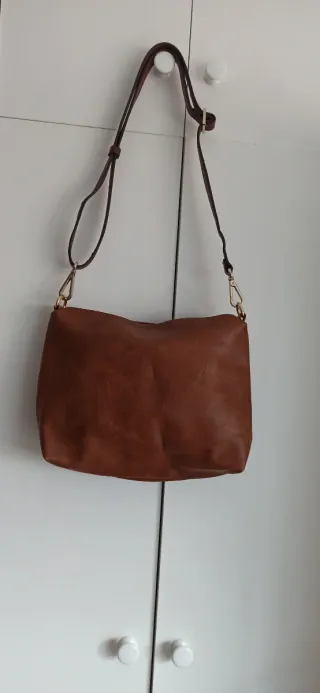Bolso marrón de piel
