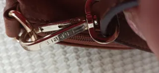 Bolso marrón de piel