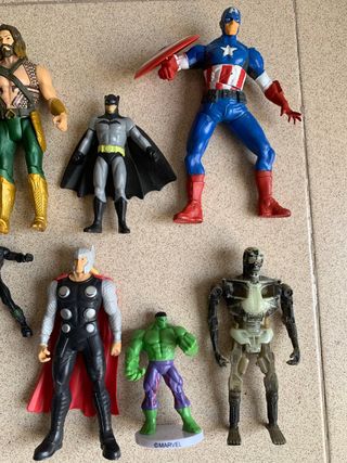 Lote de figuras marvel y DC