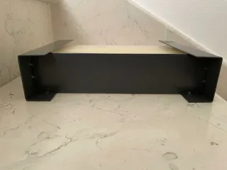 Candela decorativa beige con base metal