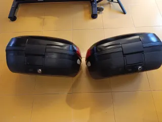 Maletas negras para moto