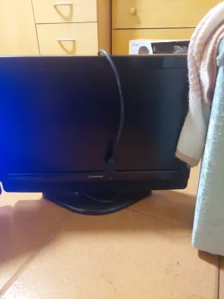 2 Televisores Pequeños