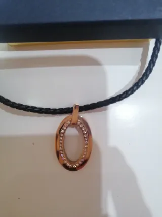 Collar Oro Vivo Acero Negro y Dorado