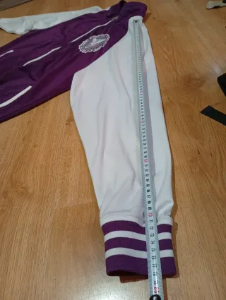 Chaqueta/ Béisbolera Morada Talla L