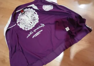 Chaqueta/ Béisbolera Morada Talla L