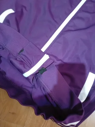 Chaqueta/ Béisbolera Morada Talla L