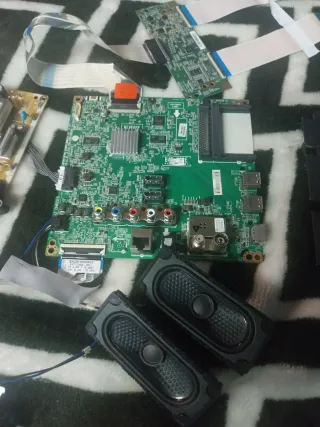 Panel TV NC320DUE ABFX1