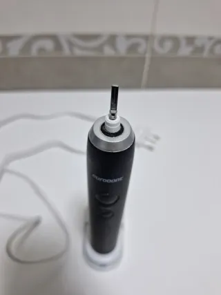 Spazzolino Elettrico Nero con Base di Ricarica