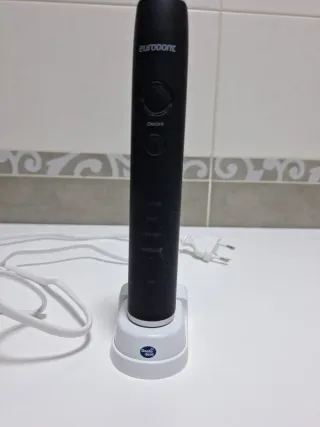 Spazzolino Elettrico Nero con Base di Ricarica