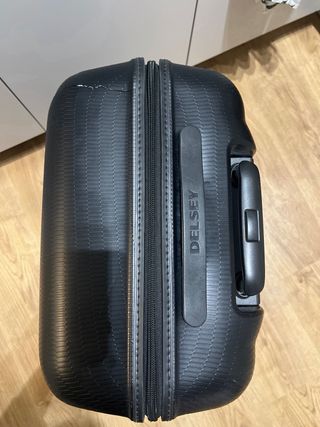 Maleta Delsey Negra con Ruedas
