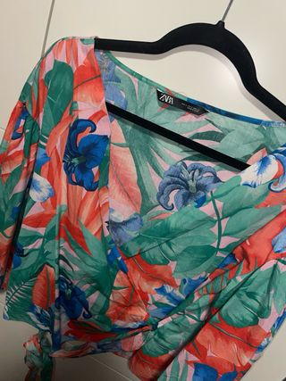 Top Zara Estampado Tropical Talla S