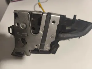 Cerradura BMW E39 Puerta Delantera Derecha