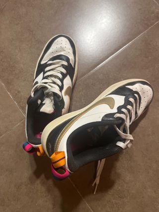 Zapatillas Nike Blancas y Negras