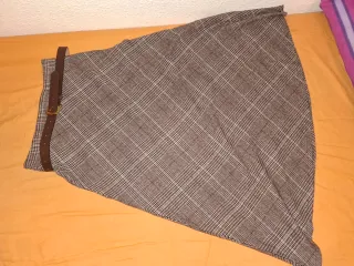 Falda de cuadros con cinturón