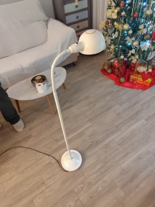 Lampada da terra bianca flessibile