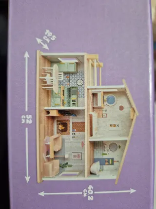 Casita de muñecas de madera