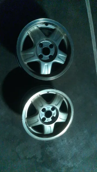 Llantas Audi 80 Son dos medida 4x108  15 pulgadas