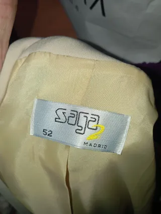 Traje de chaqueta y falda beige Talla M