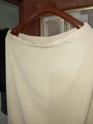 Traje de chaqueta y falda beige Talla M