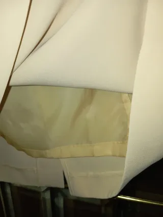 Traje de chaqueta y falda beige Talla M