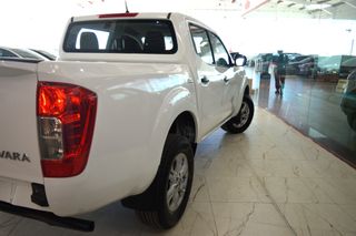 NISSAN Navara 2.3dCi Doble Cabina Acenta