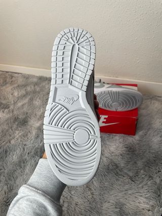 Nike Dunk Low Retro PRM Gris/Blanco