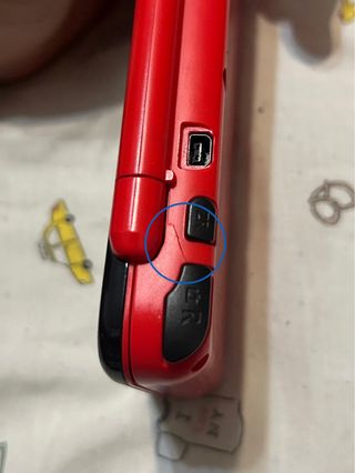 Nintendo 2DS XL Pokeball Edition