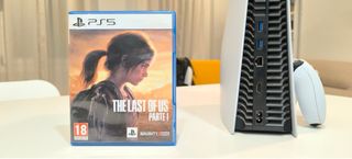 Playstation 5 con 2 juegos