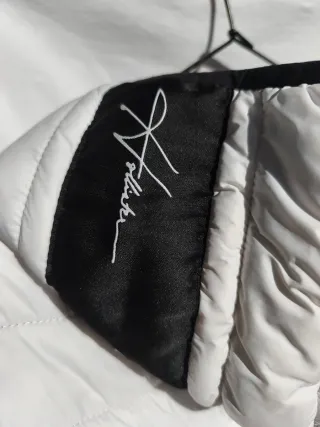 Chaqueta Hollister blanca con capucha