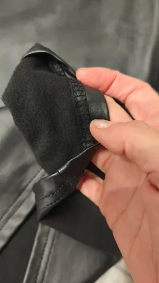 Falda imitación piel negra