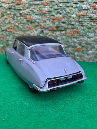 Citroën DS 19 (1963) – Solido – Escala 1:18
