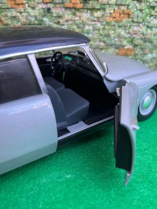 Citroën DS 19 (1963) – Solido – Escala 1:18